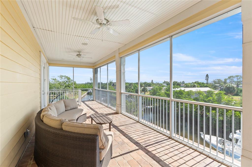 3523 West Shell Point Road Ruskin, FL 33570 - Photo 61 of 89 a balcony with furniture