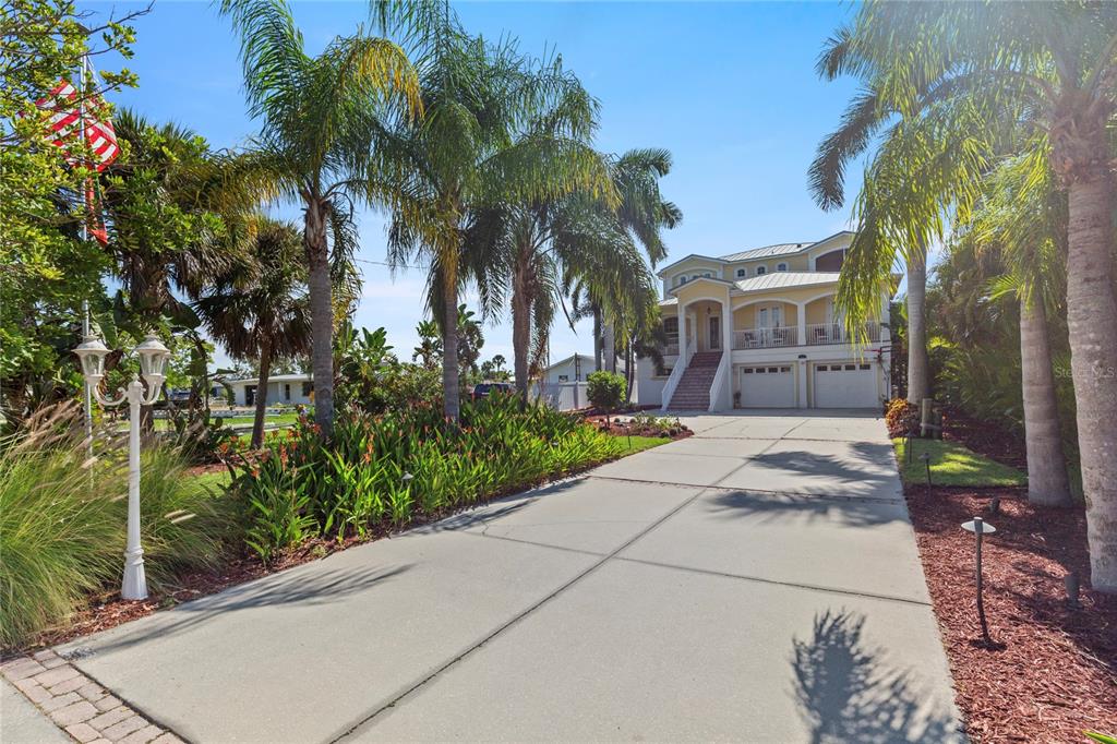 3523 West Shell Point Road Ruskin, FL 33570 - Photo 72 of 89 a view of a yard with a house