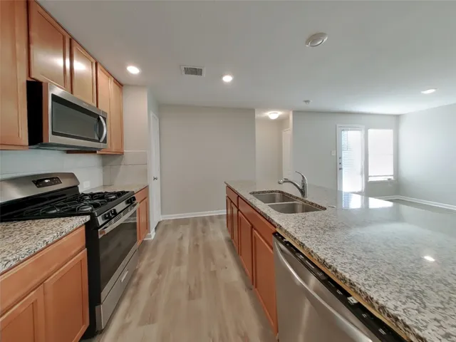 $1,889 | 20660 Dunrobin Drive, Porter, TX 77365