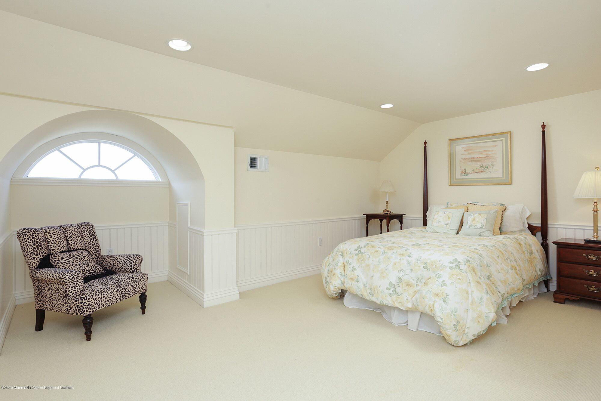 67 River Road Rumson, NJ 07760 - Photo 24 of 32 3rdfloorbedroom.Esto.2