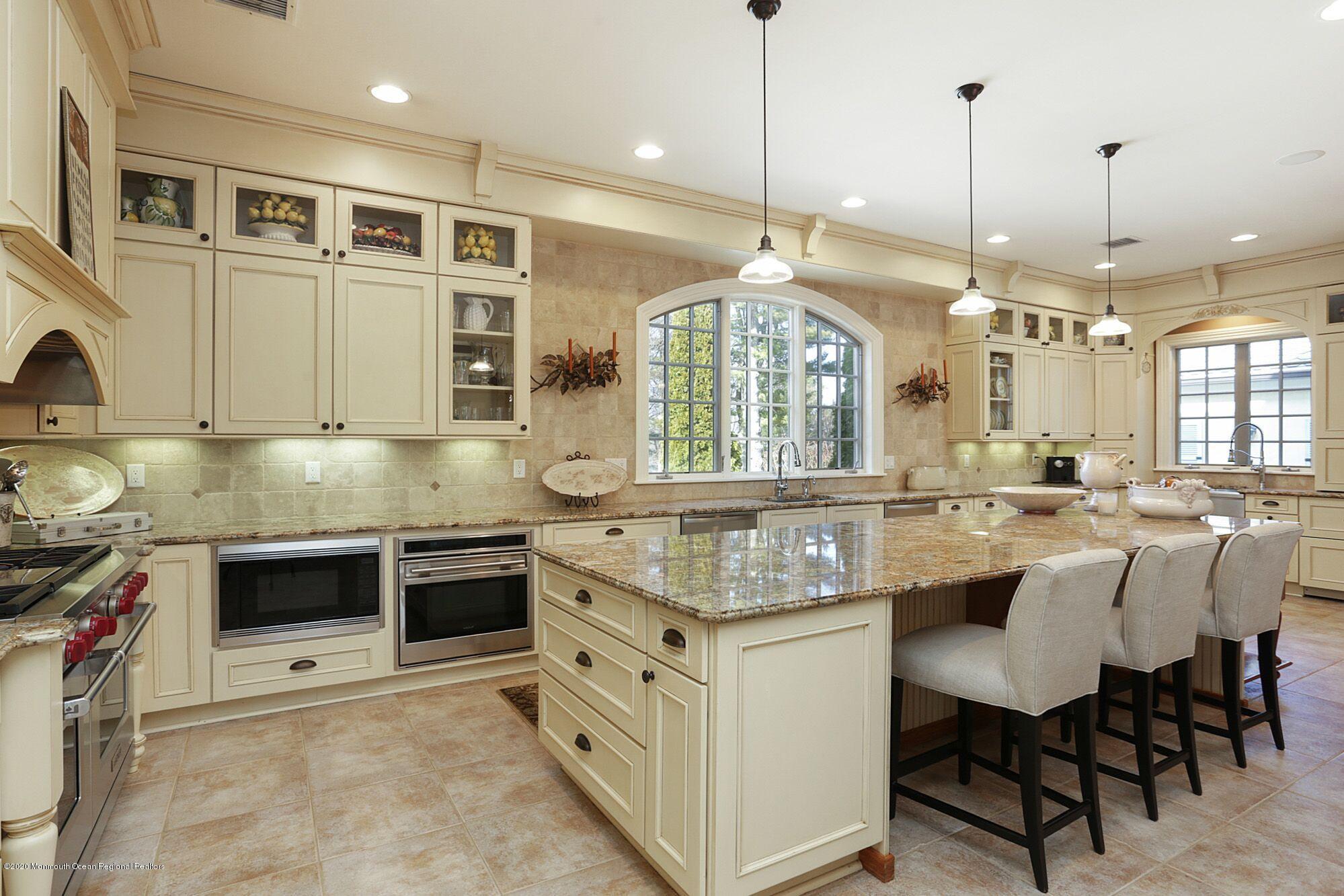 67 River Road Rumson, NJ 07760 - Photo 7 of 32 kitchen.Esto.1