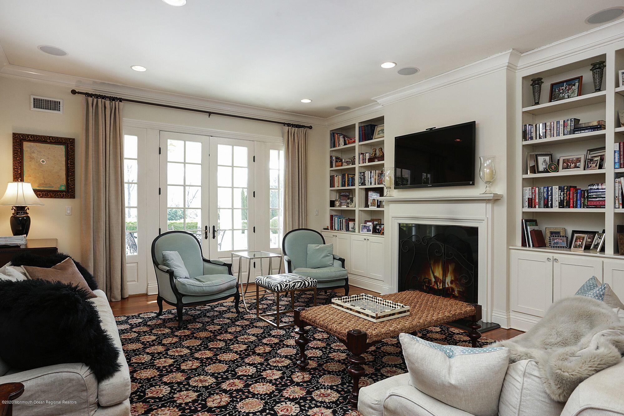 67 River Road Rumson, NJ 07760 - Photo 10 of 32 familyroom.Esto.1