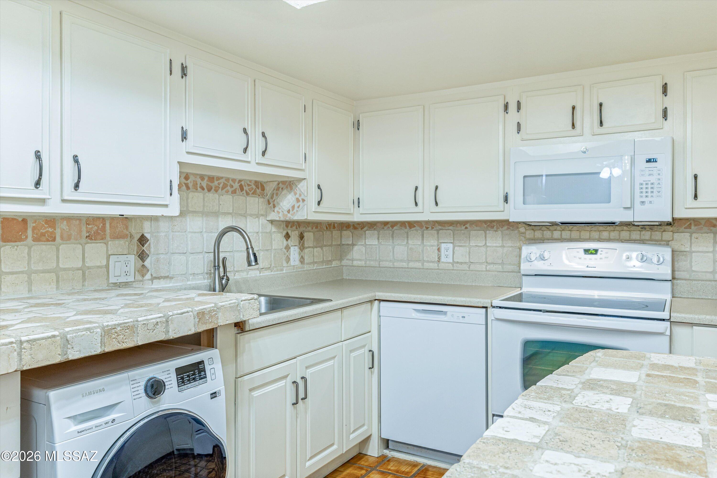 8255 North Oracle Road, Unit 105 Tucson, AZ 85704 - Photo 16 of 28 Plenty of Counter Top Space