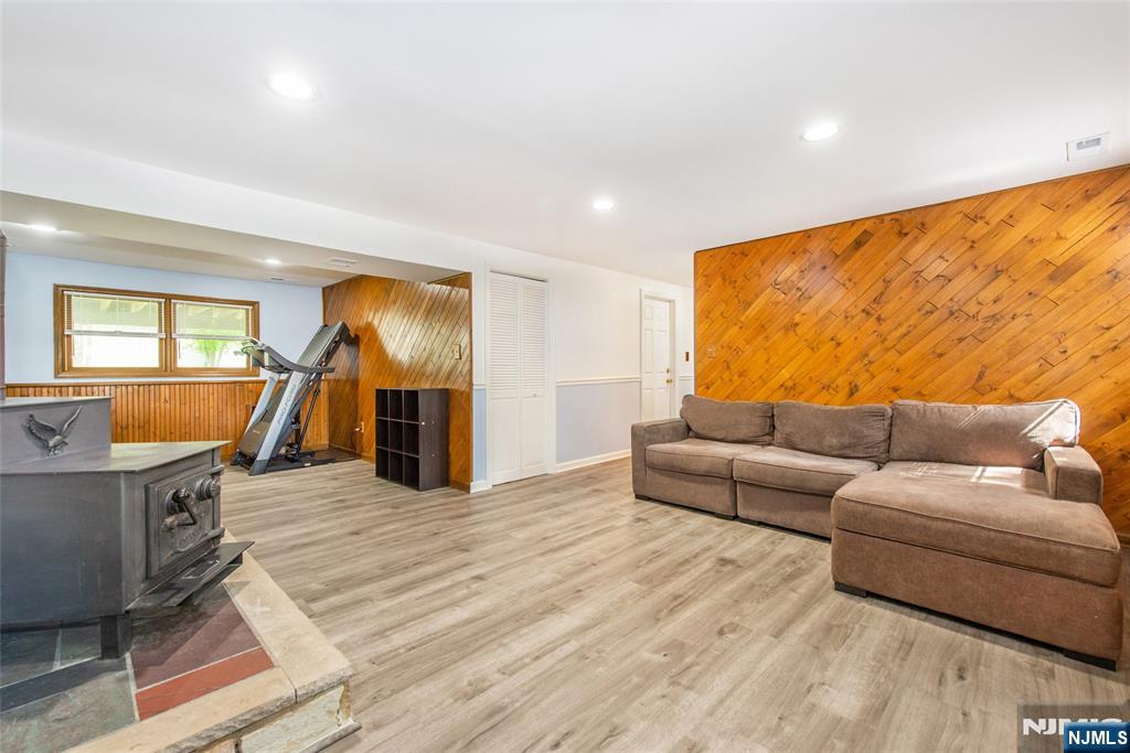 42 Summit Road Oak Ridge, NJ 07438 - Photo 19 of 39