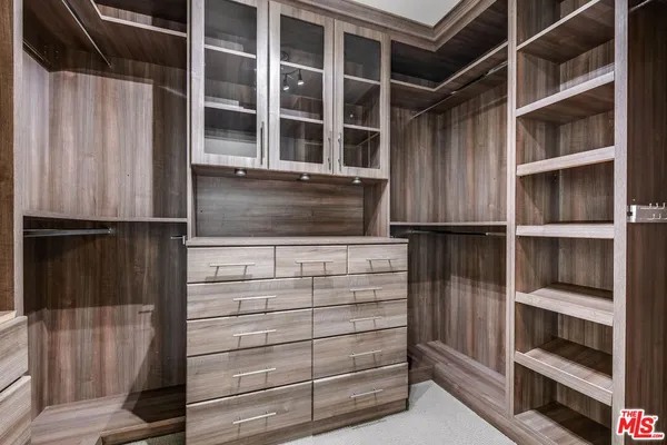 $825,000 | 10878 Bloomfield Street, Unit 406, Toluca Lake, CA 91602