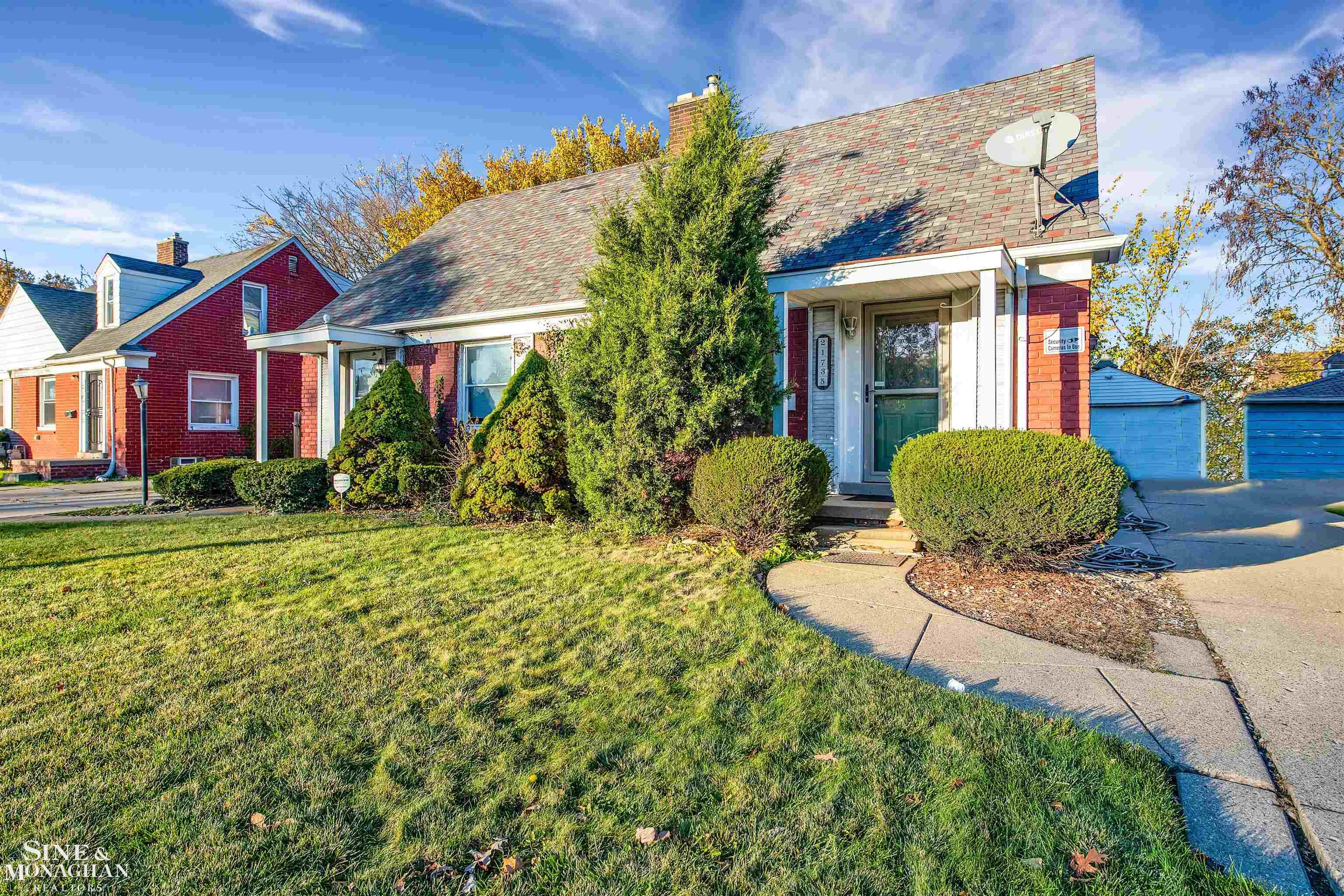 21735 Moross Road Grosse Pointe, MI 48236 - Photo 2 of 18 50127569-1.JPG