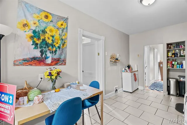 $299,000 | 2628 Oregon Avenue, St. Louis, MO 63118