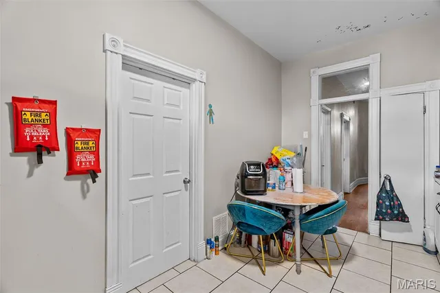 $299,000 | 2628 Oregon Avenue, St. Louis, MO 63118