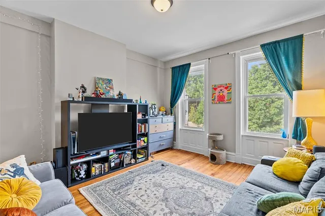 $299,000 | 2628 Oregon Avenue, St. Louis, MO 63118