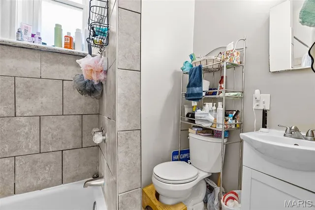 $299,000 | 2628 Oregon Avenue, St. Louis, MO 63118