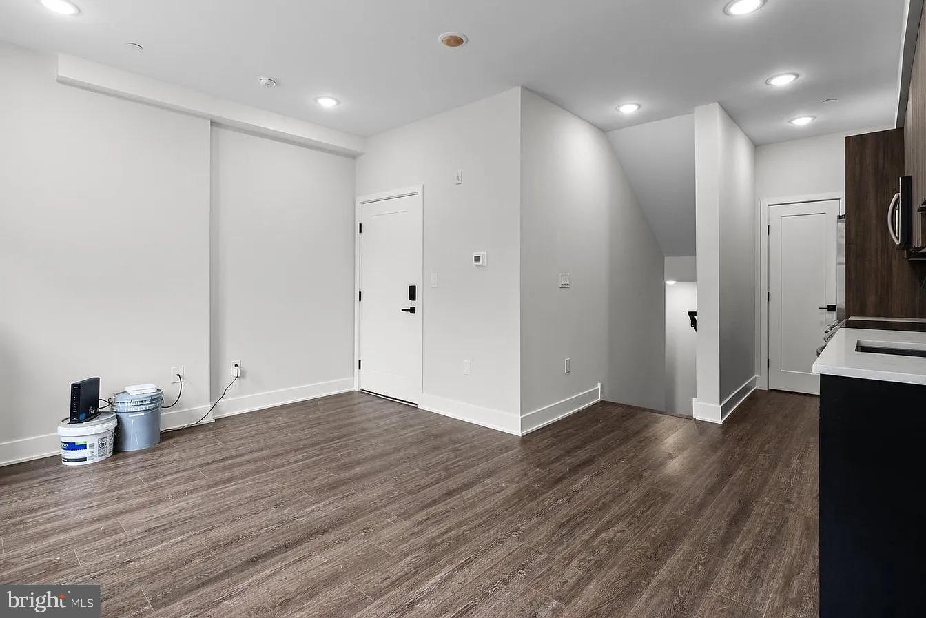 2146 North Front Street, Unit 1 Philadelphia, PA 19122 - Photo 3 of 16