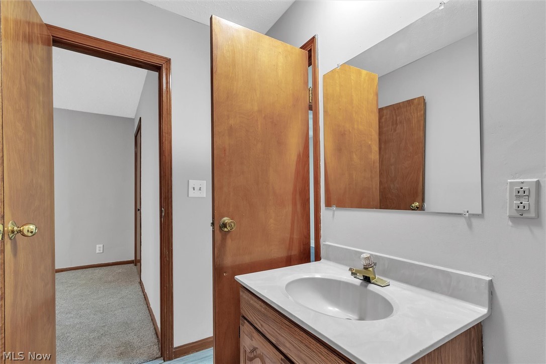 938 Learidge Road Cleveland, OH 44124 - Photo 30 of 35 Gallery Image 30