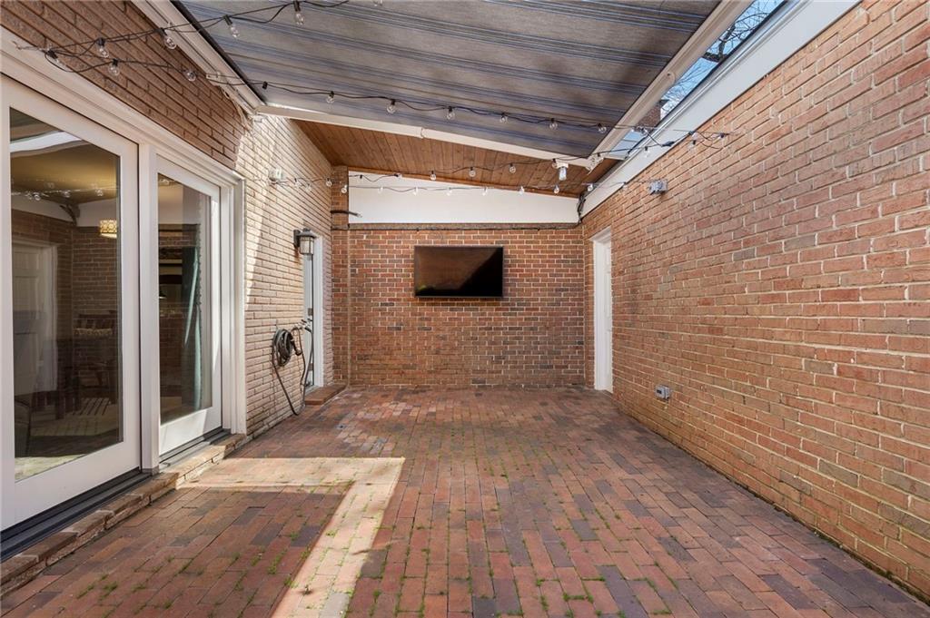 14 Sycamore Square Decatur, GA 30030 - Photo 13 of 34