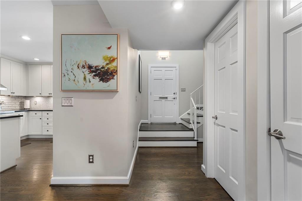 14 Sycamore Square Decatur, GA 30030 - Photo 15 of 34