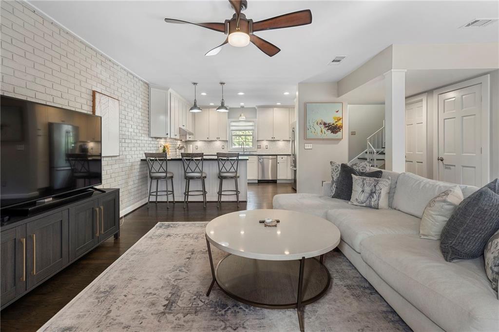 14 Sycamore Square Decatur, GA 30030 - Photo 5 of 34