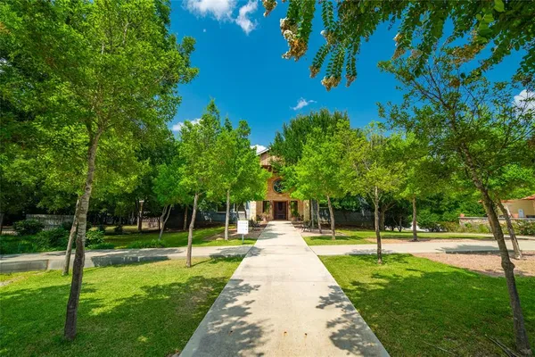 a park view with a entertaining space