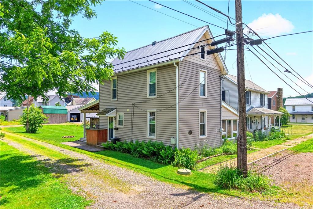 511 Jacobs Street Confluence, PA 15424 - Photo 1 of 50