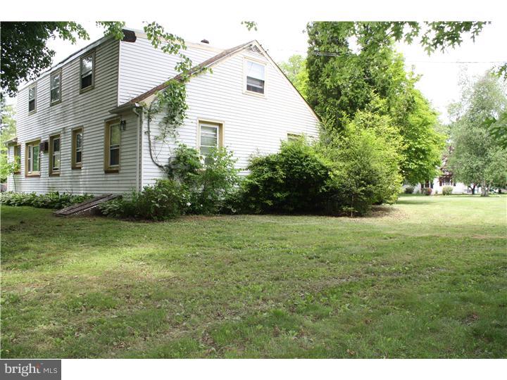 1054 County Line Road Philadelphia, PA 19116 - Photo 12 of 13 Exterior Side