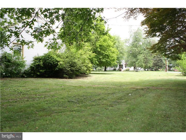 1054 County Line Road Philadelphia, PA 19116 - Photo 13 of 13 Side Yard