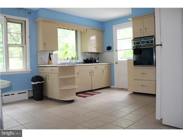 1054 County Line Road Philadelphia, PA 19116 - Photo 6 of 13 Kitchen