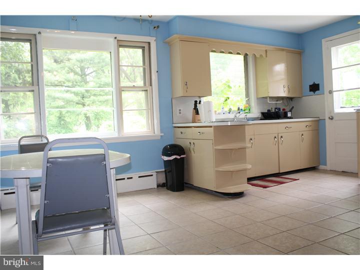 1054 County Line Road Philadelphia, PA 19116 - Photo 8 of 13 Kitchen