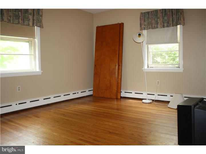 1054 County Line Road Philadelphia, PA 19116 - Photo 9 of 13 Bedroom