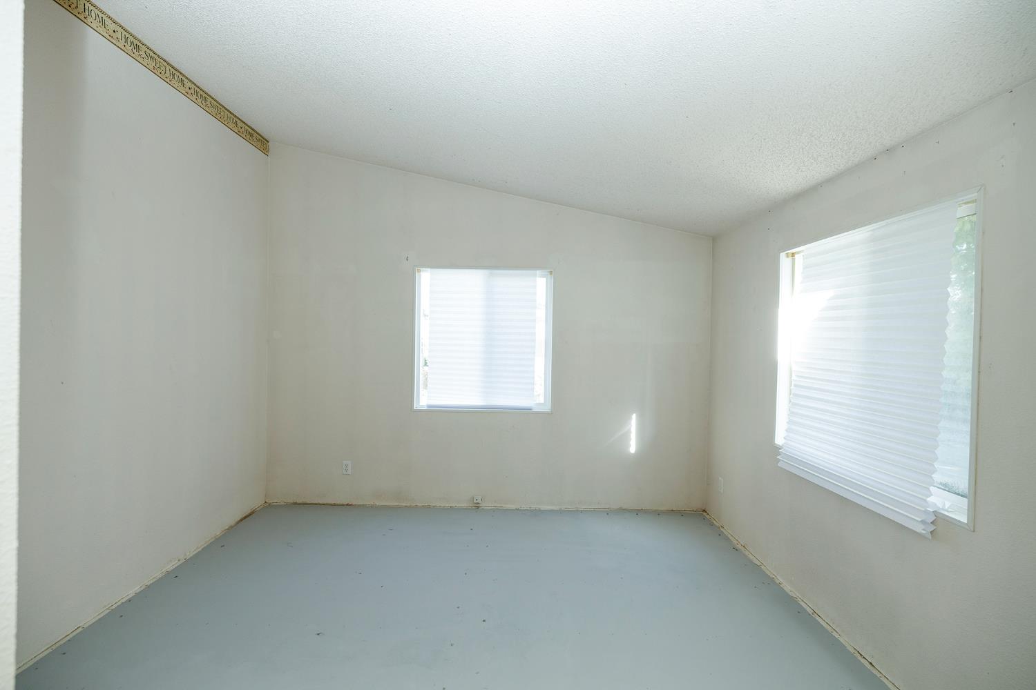 2621 Prescott Road, Unit 160 Modesto, CA 95350 - Photo 20 of 37 an empty room with a window