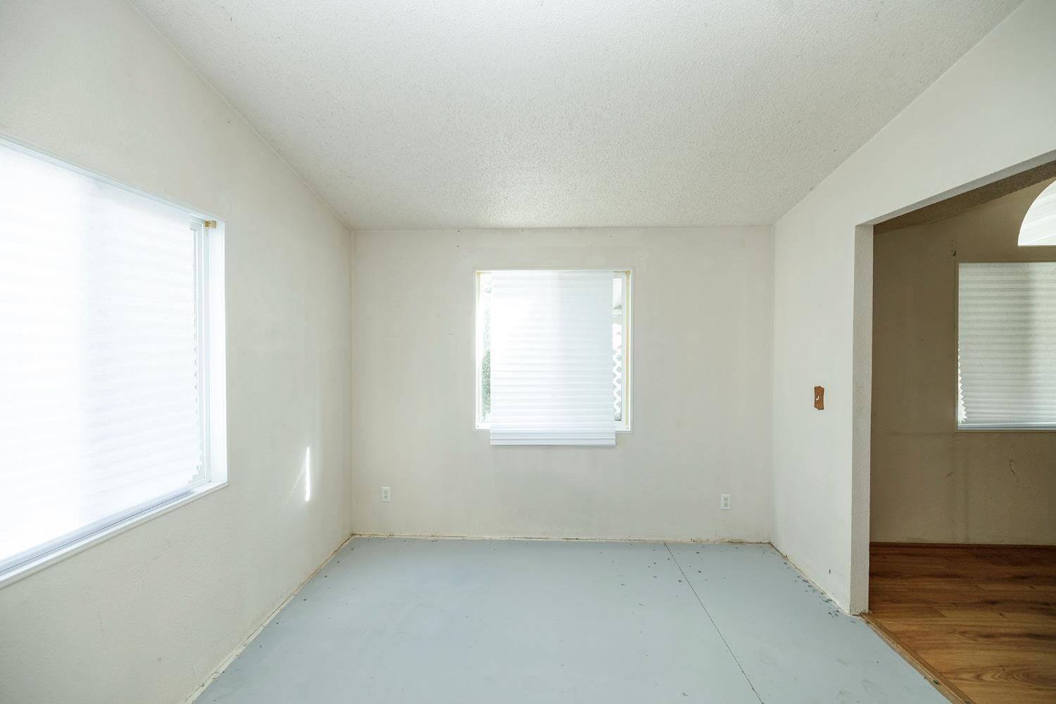 2621 Prescott Road, Unit 160 Modesto, CA 95350 - Photo 21 of 37 an empty room with a window
