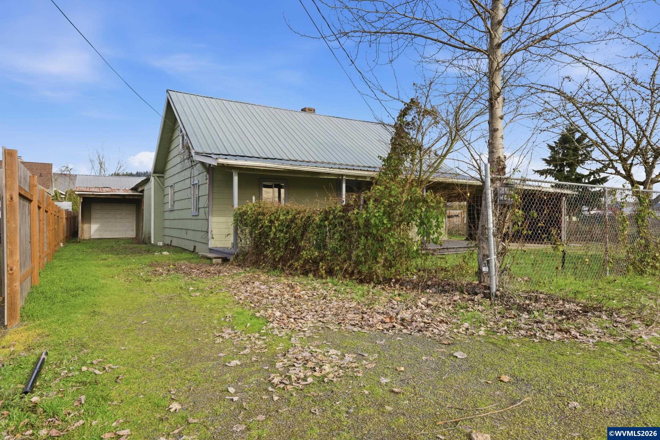 2375 Porter Street Lebanon, OR 97355 - Photo 3 of 32