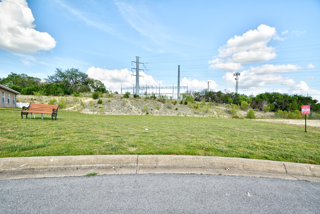 306 Vantage Circle Kerrville, TX 78028 - Photo 6 of 11