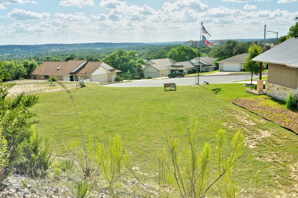 306 Vantage Circle Kerrville, TX 78028 - Photo 10 of 11