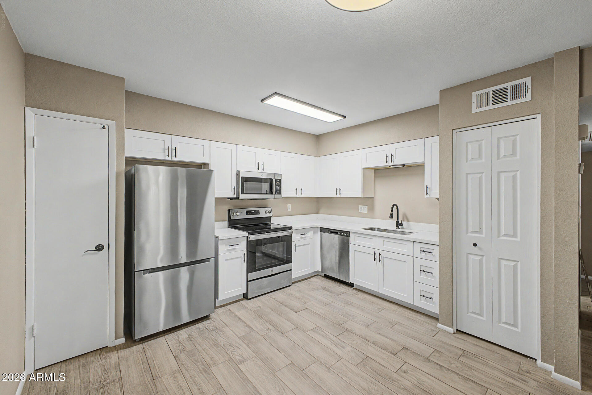 830 South Dobson Road, Unit 21 Mesa, AZ 85202 - Photo 8 of 21 08 - Dobson