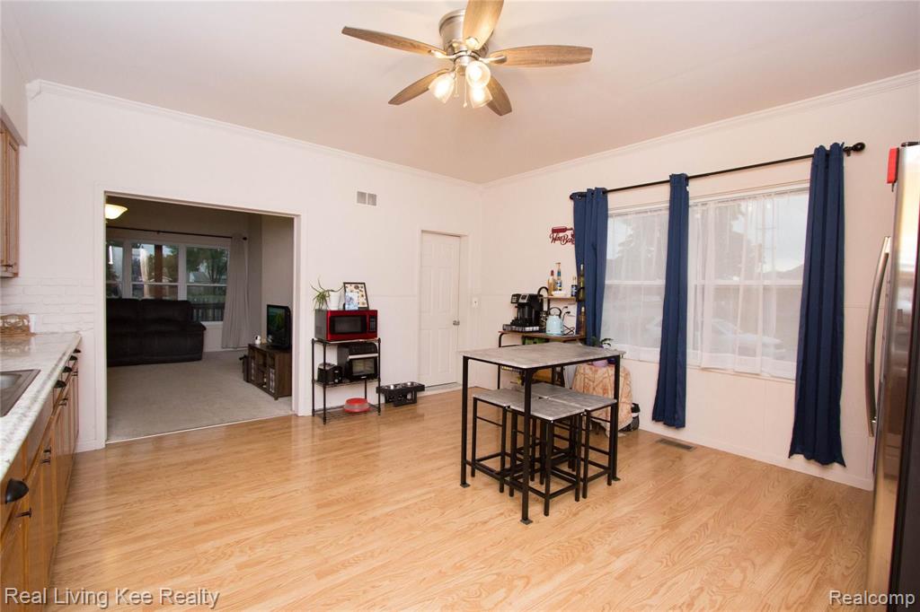 36925 Briarcliff Road Sterling Heights, MI 48312 - Photo 13 of 31