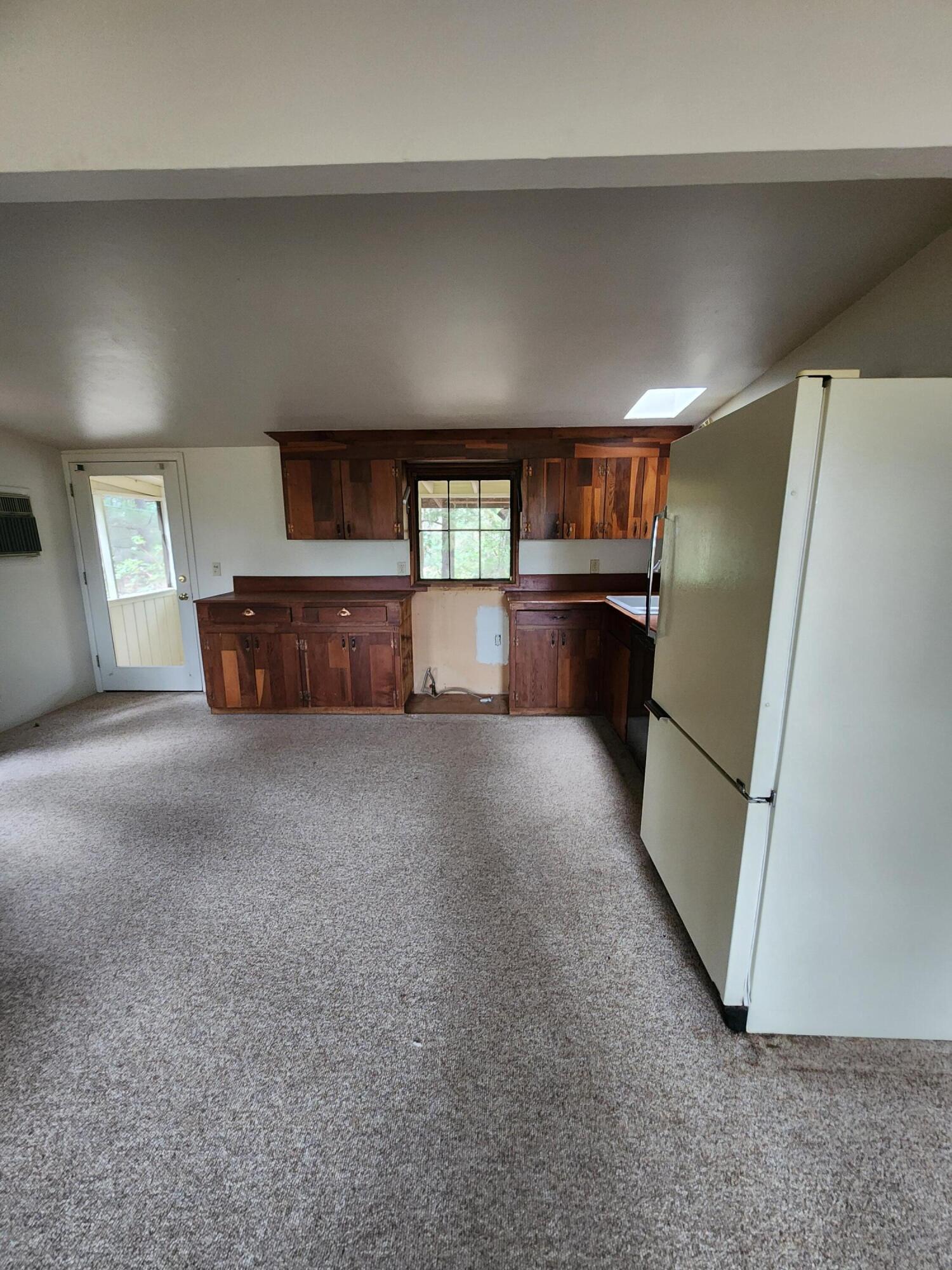 330 Lake Road Junction City, CA 96048 - Photo 13 of 50 a view of livingroom with furniture and window