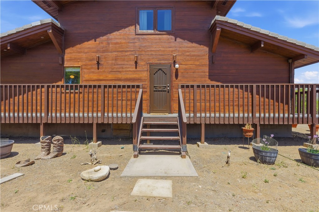 37475 Crown Valley Road Temecula, CA 92592 - Photo 6 of 61 Front door (behind the home)