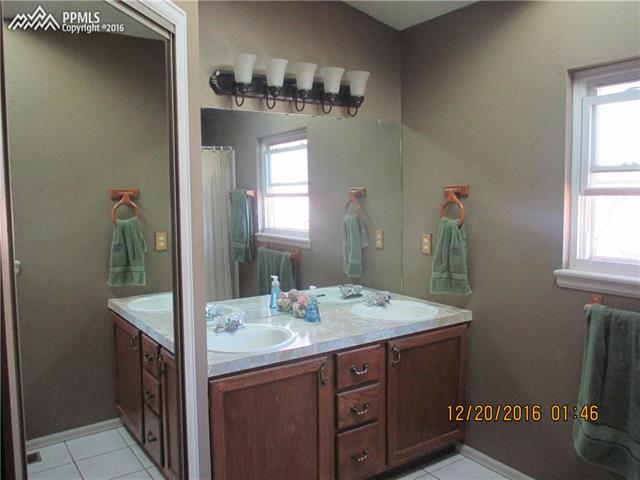 5226 Willowbrook Road Colorado Springs, CO 80917 - Photo 10 of 15