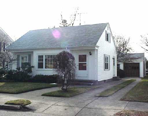 75 Scarborough Road Pawtucket, RI 02861 - Photo 1 of 1 Exterior Front.