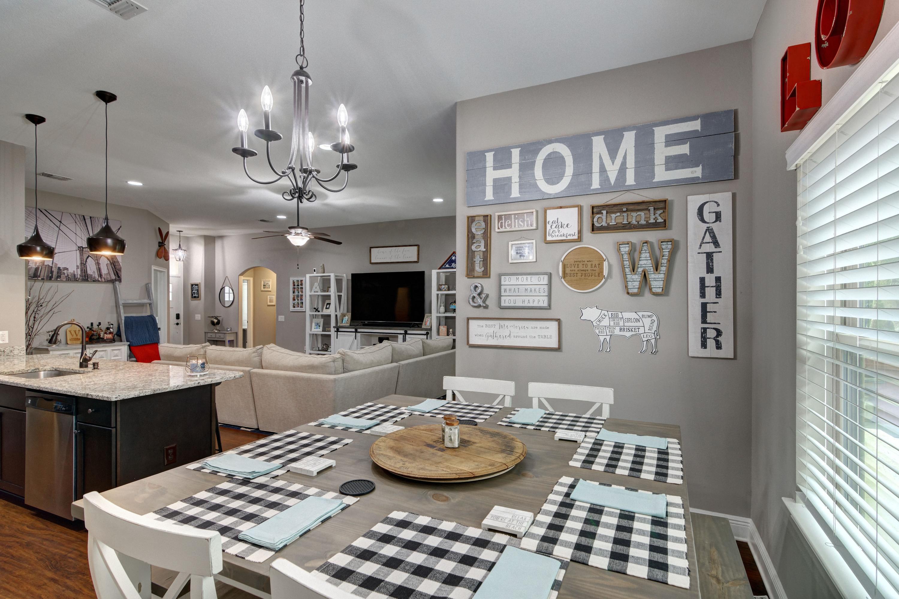 3083 5 Forks Road Navarre, FL 32566 - Photo 11 of 57 11-11_Dining_Area_02