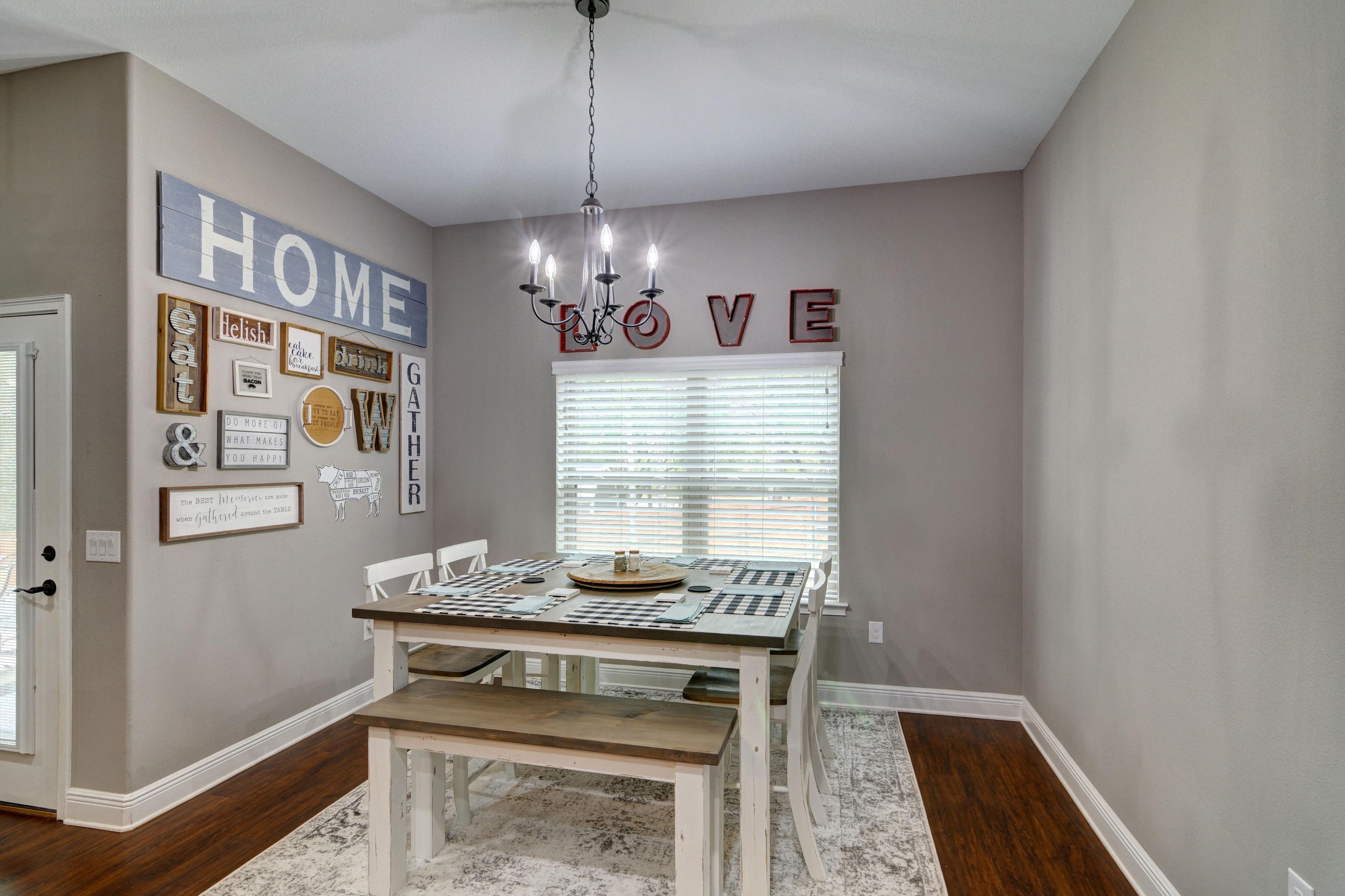 3083 5 Forks Road Navarre, FL 32566 - Photo 12 of 57 12-12_Dining_Area_03