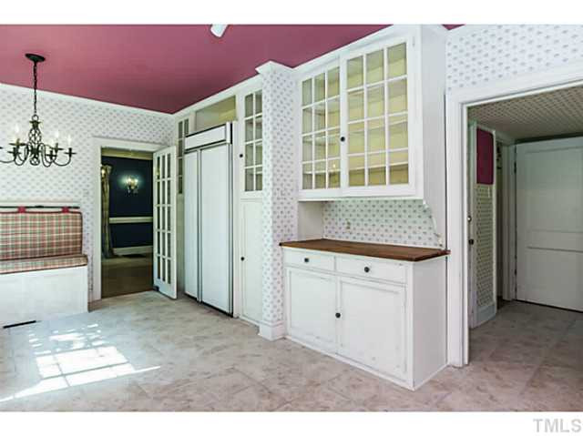 2630 Fairview Road Raleigh, NC 27608 - Photo 10 of 25 Kitchen