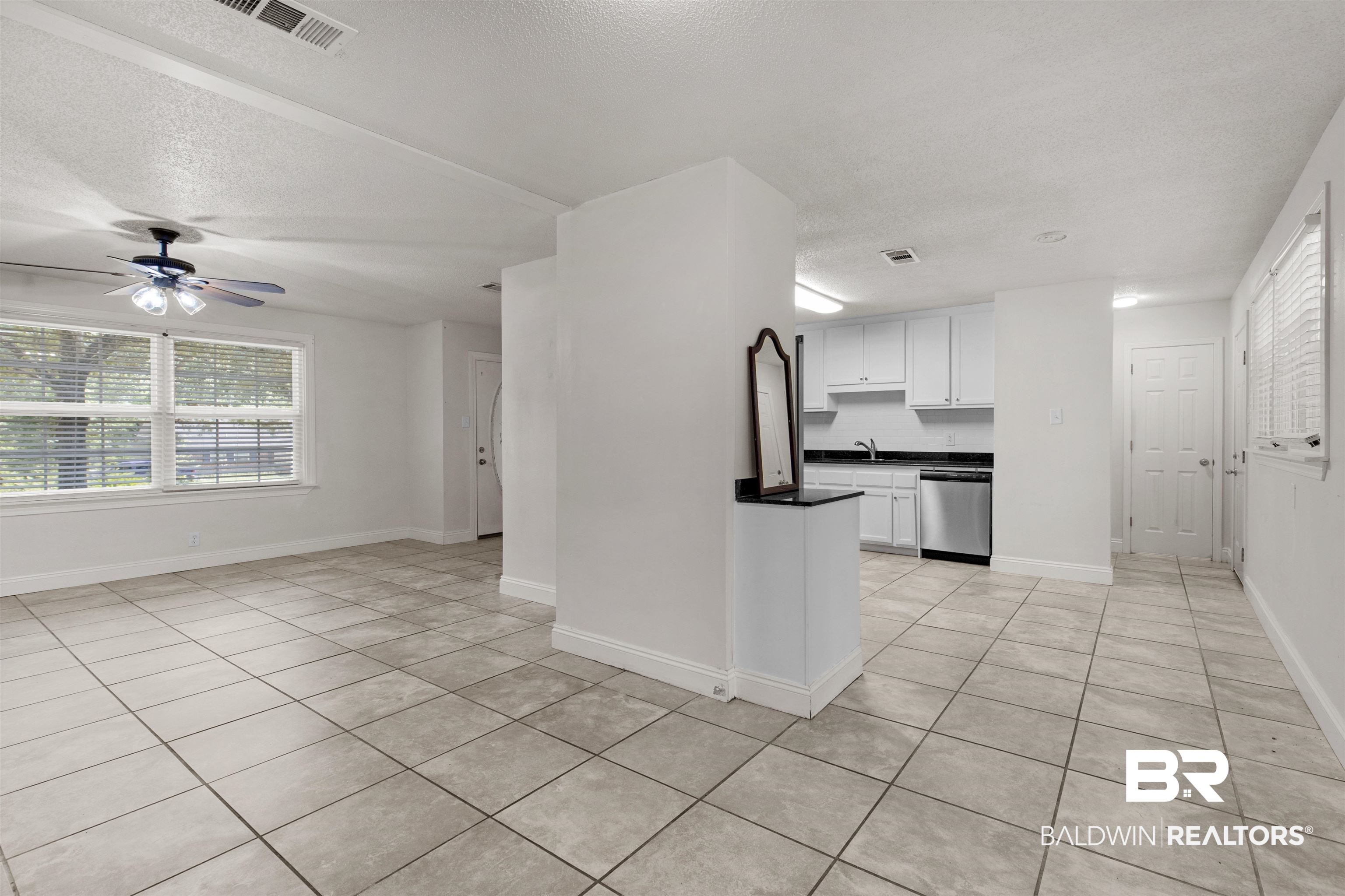 5524 Overlook Road Mobile, AL 36618 - Photo 7 of 21