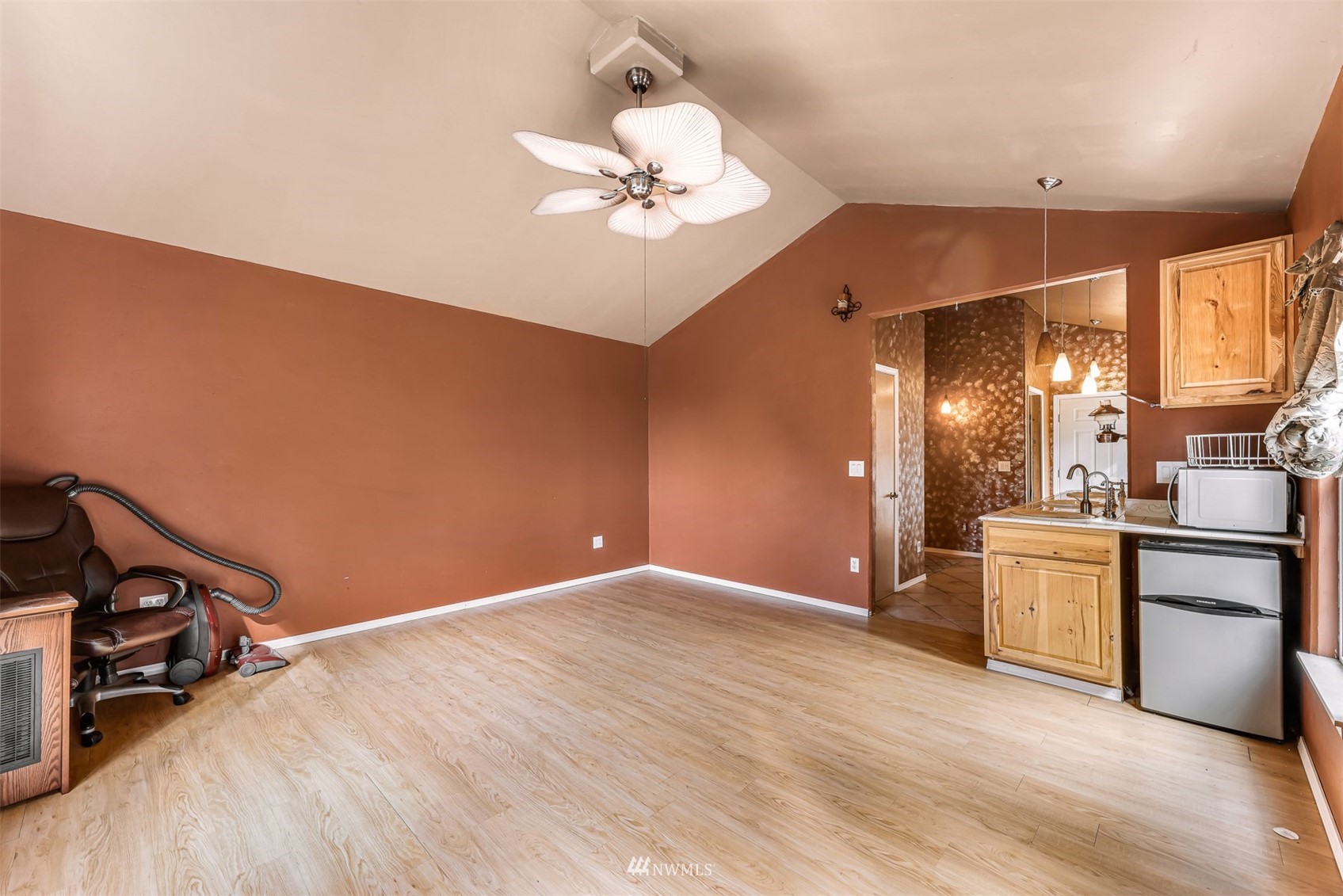 21445 Starbird Road Mount Vernon, WA 98274 - Photo 19 of 38 Gallery Image 19