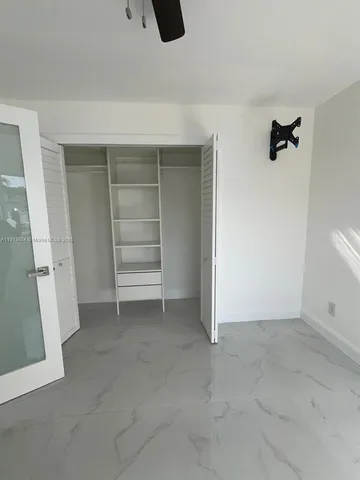 an empty room with a empty space