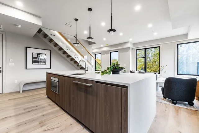 $2,250,000 | 300 Franklin Street, Unit 5, Cambridge, MA 02139