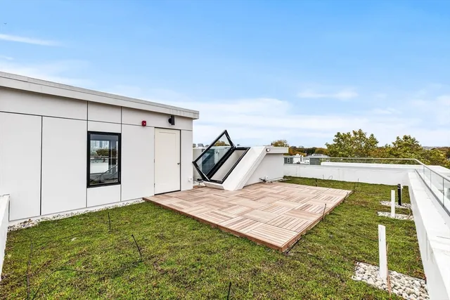 $2,250,000 | 300 Franklin Street, Unit 5, Cambridge, MA 02139