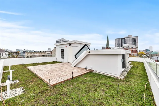 $2,250,000 | 300 Franklin Street, Unit 5, Cambridge, MA 02139