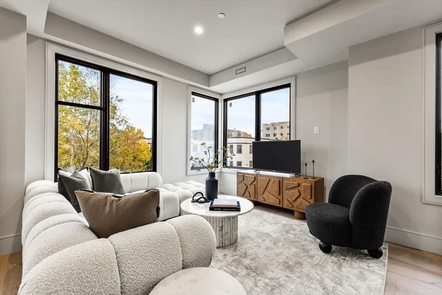 $2,250,000 | 300 Franklin Street, Unit 5, Cambridge, MA 02139