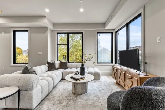 $2,250,000 | 300 Franklin Street, Unit 5, Cambridge, MA 02139