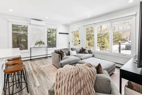 $1,300,000 | 778 Bridgehampton Sag Harbor, Bridgehampton, NY 11932