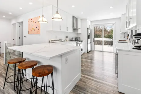 $1,300,000 | 778 Bridgehampton Sag Harbor, Bridgehampton, NY 11932